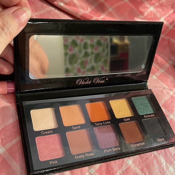 🎈SALE🎈🎀#20.MAKEUP BUNDLE🎀 - Picture 9 of 15